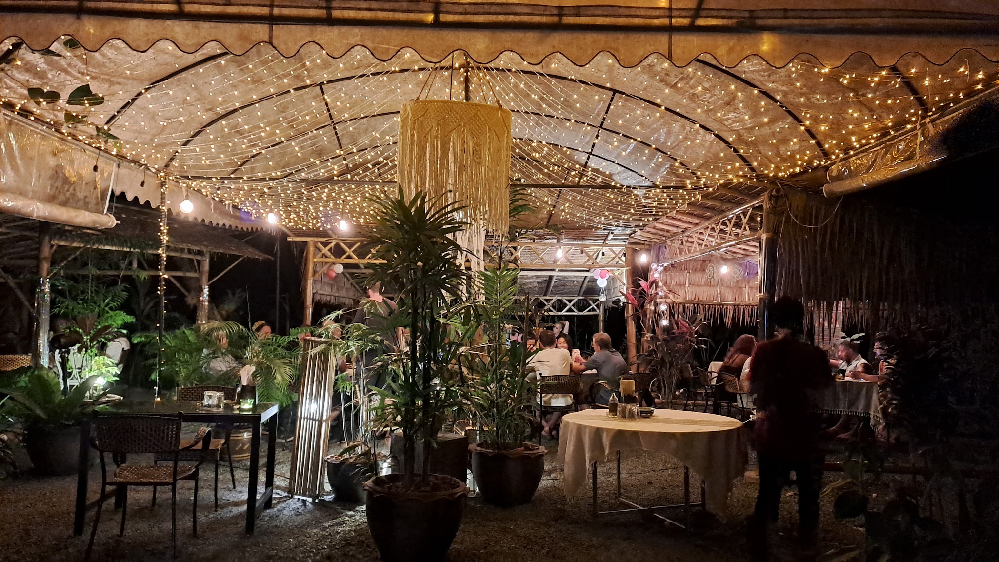 BUSTAN | Hopsa