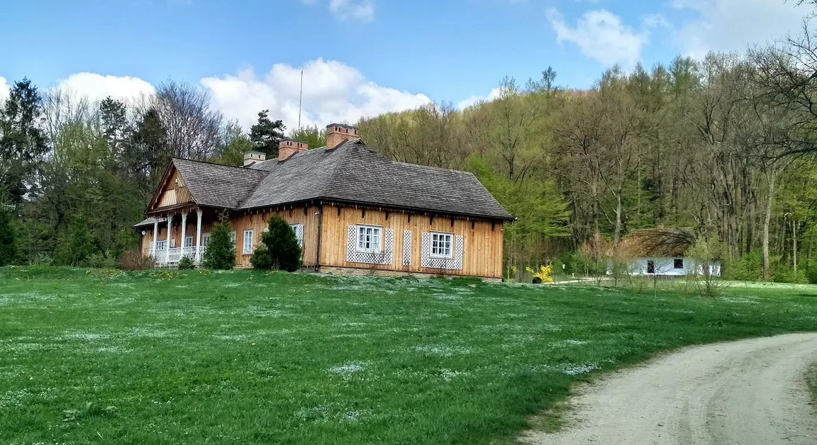 Dwór ze Święcan
