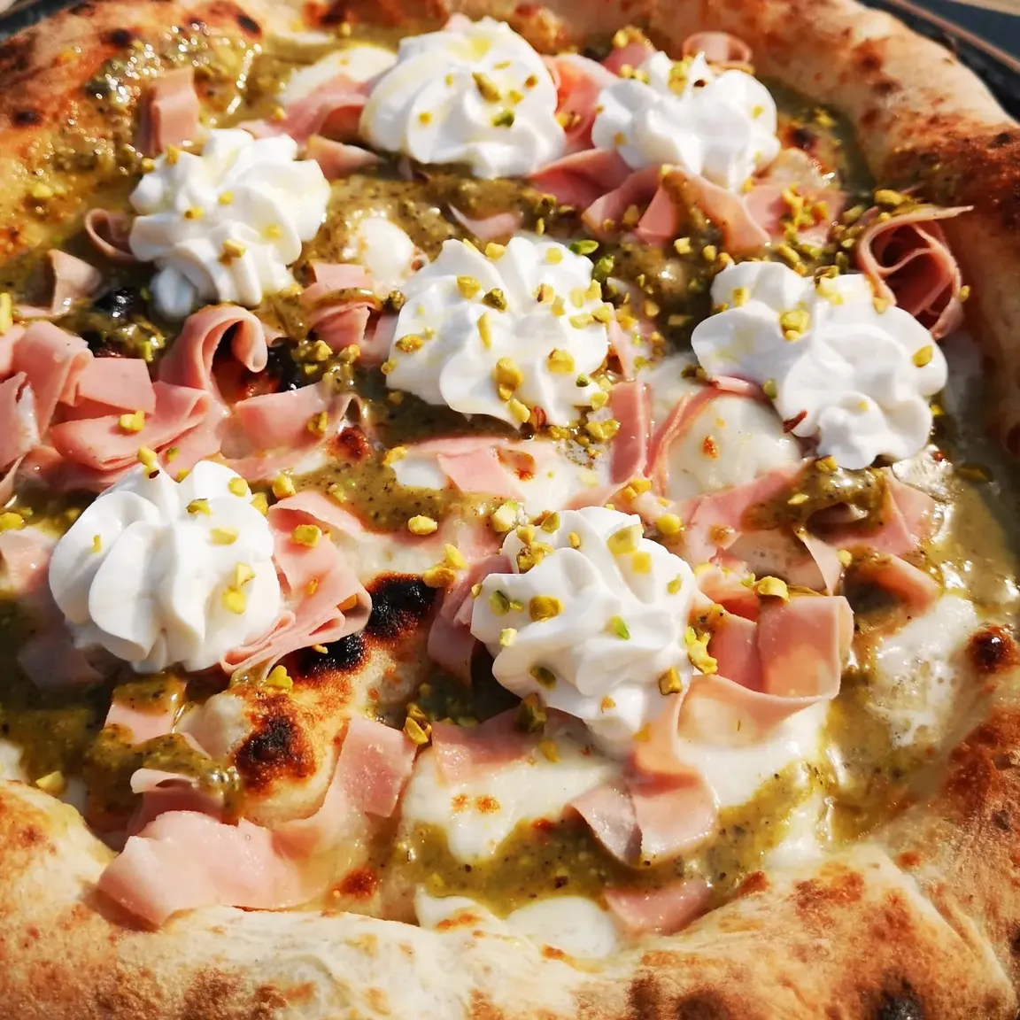 CLORO cocktail bar and pizza