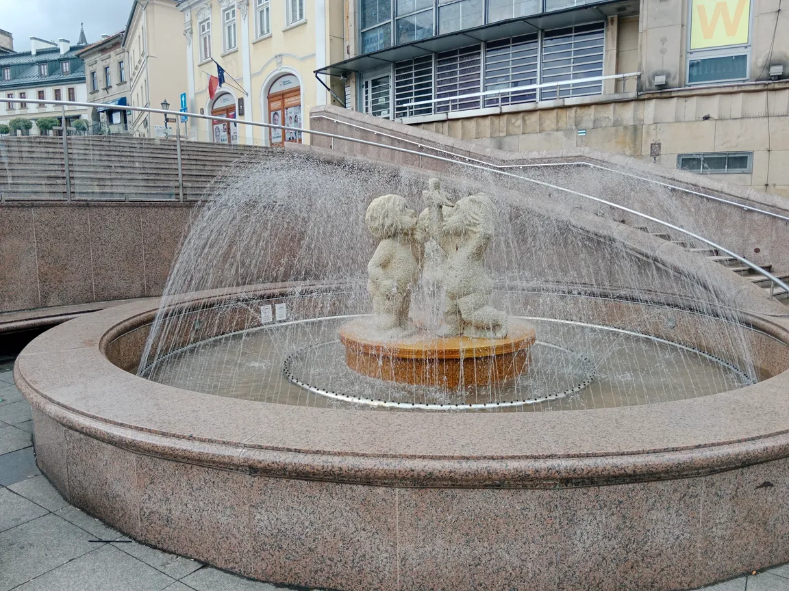 Pomnik fontanna trzech urwisów