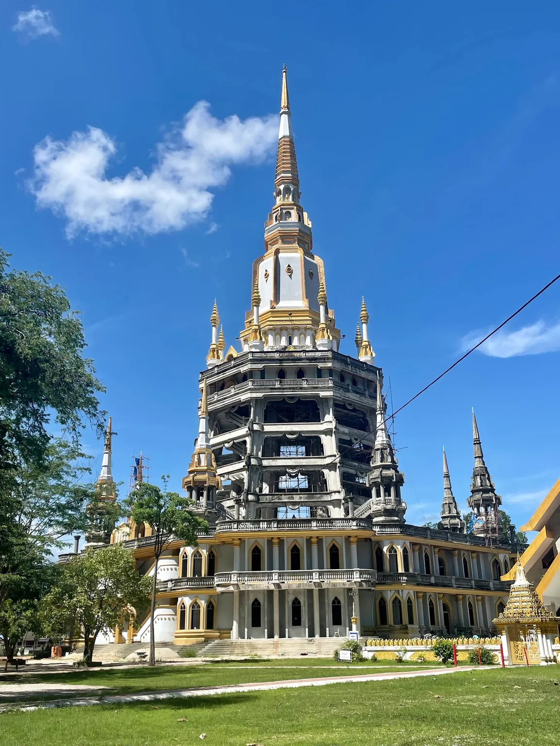 Wat Tham Suea