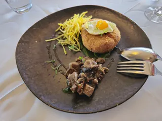 17th Restaurant & Bar