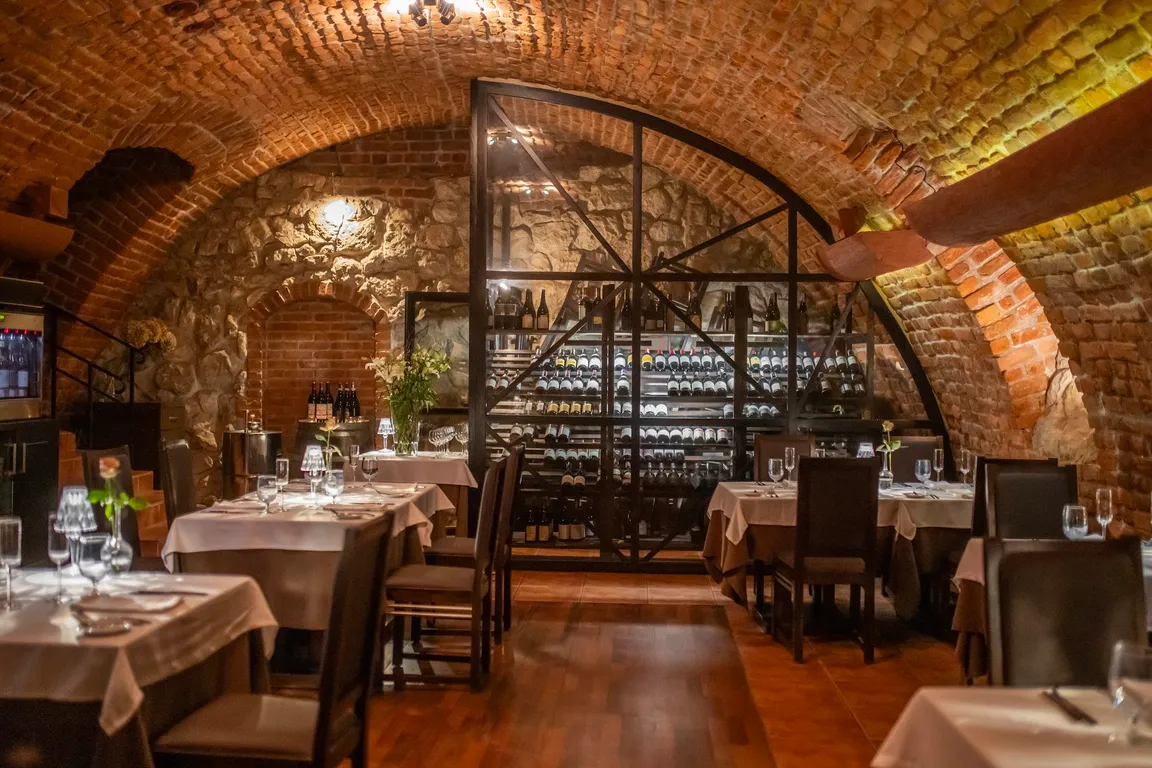 Albertina Restaurant & Wine