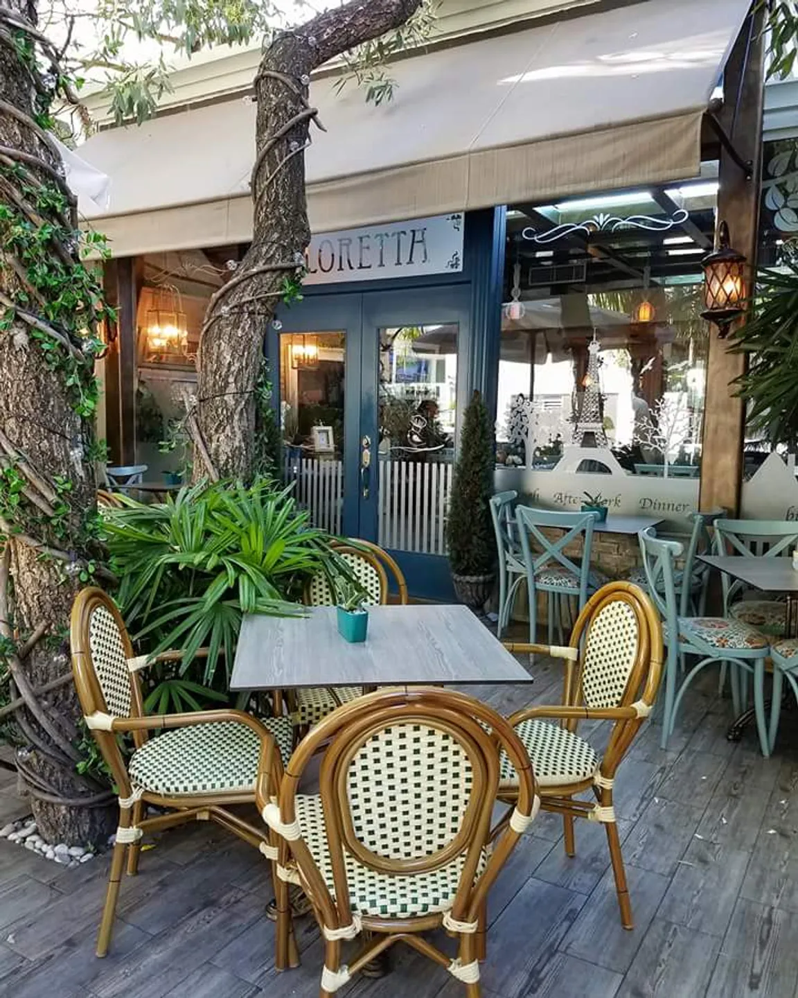 Loretta Café Bistro