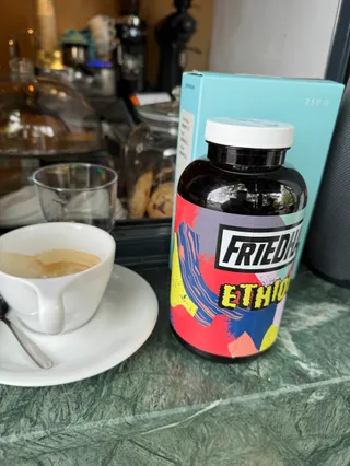 ZISSOU Coffee Shop