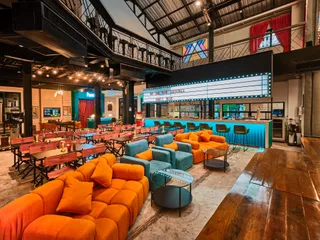 Prince Theatre Heritage Stay Hostel - Silom
