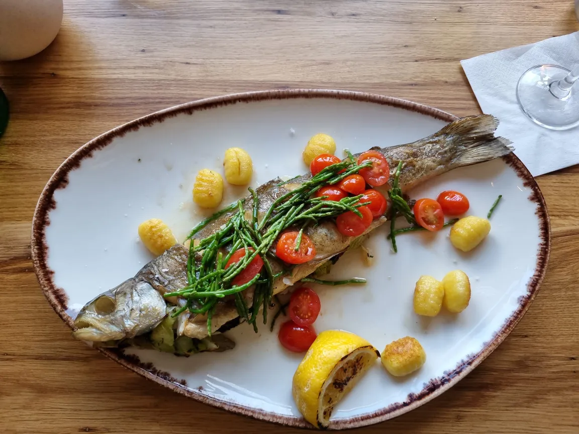 Zafishowani - restaurant - wine bar&store