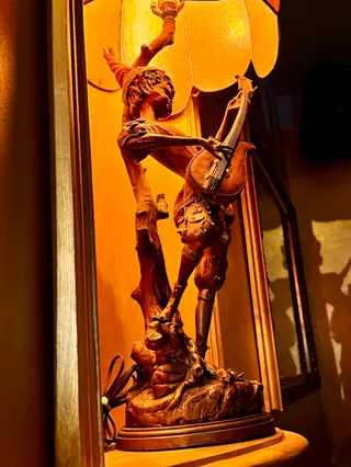 Sid Gold’s Request Room