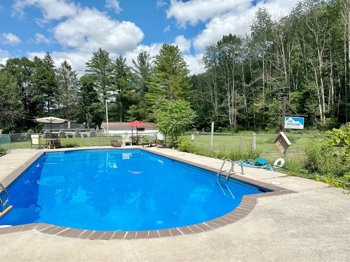 Cold Spring Lodge & Cabins