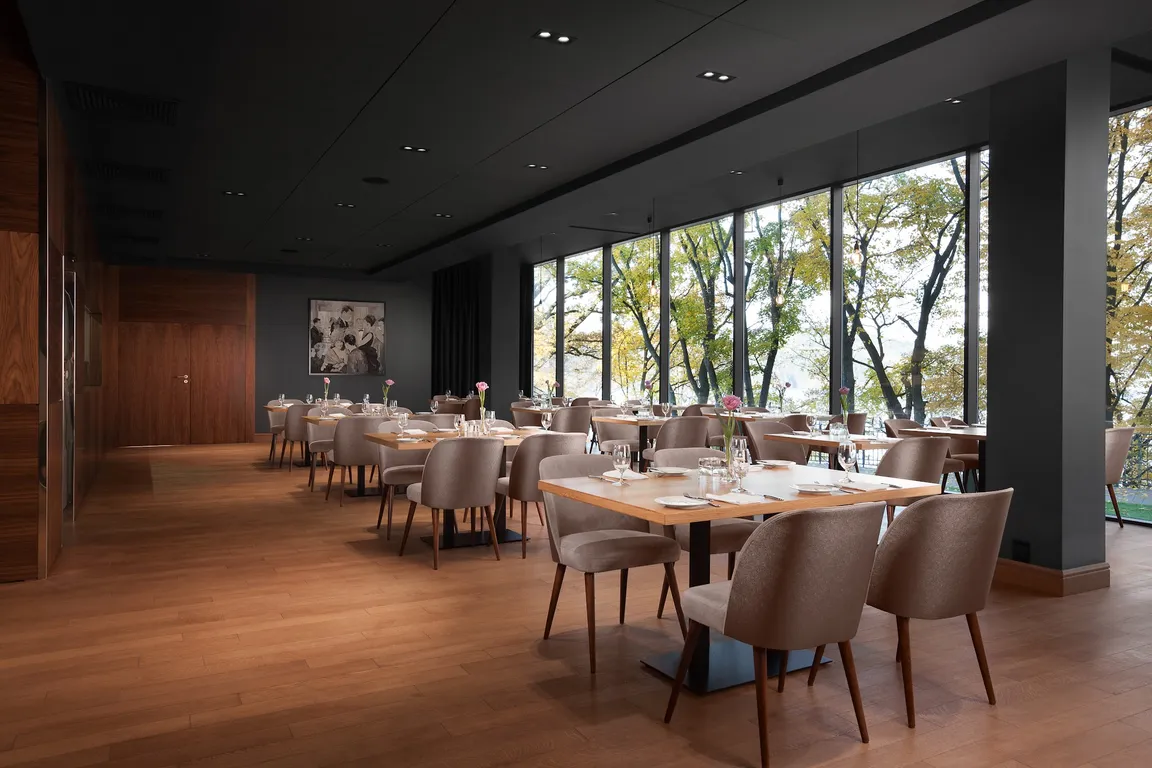 Heron Live Hotel