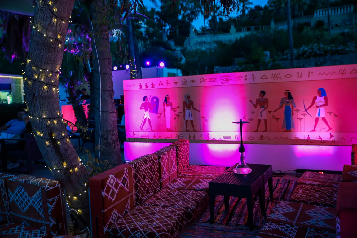 Luxor Club Lounge