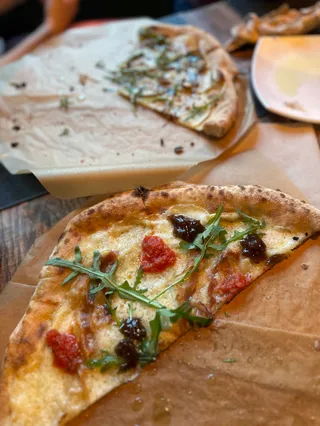 JAK W DYM pizza & wino
