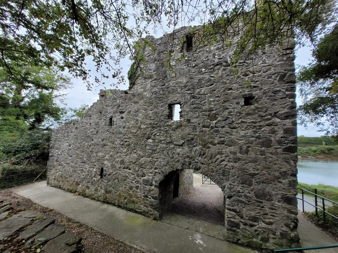 Mahee Castle