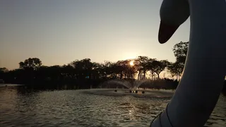 Trúc Bạch Lake