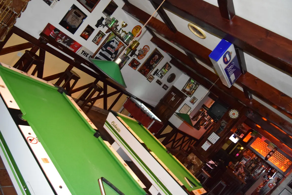 The Drayton's Pub Saloon