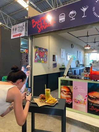 LE Burger Shack THONG SALA - ARTISAN BURGERS
