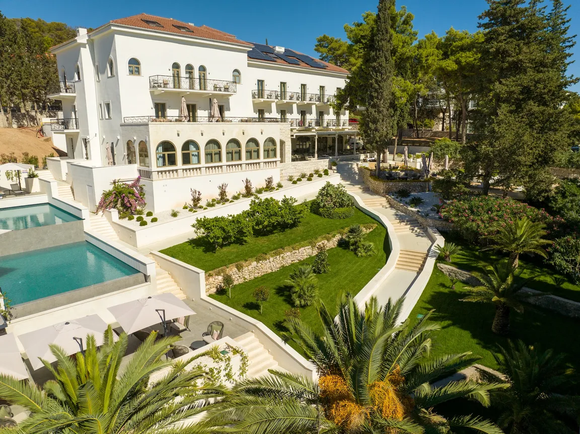 Hotel Moeesy, Blue & Green Oasis