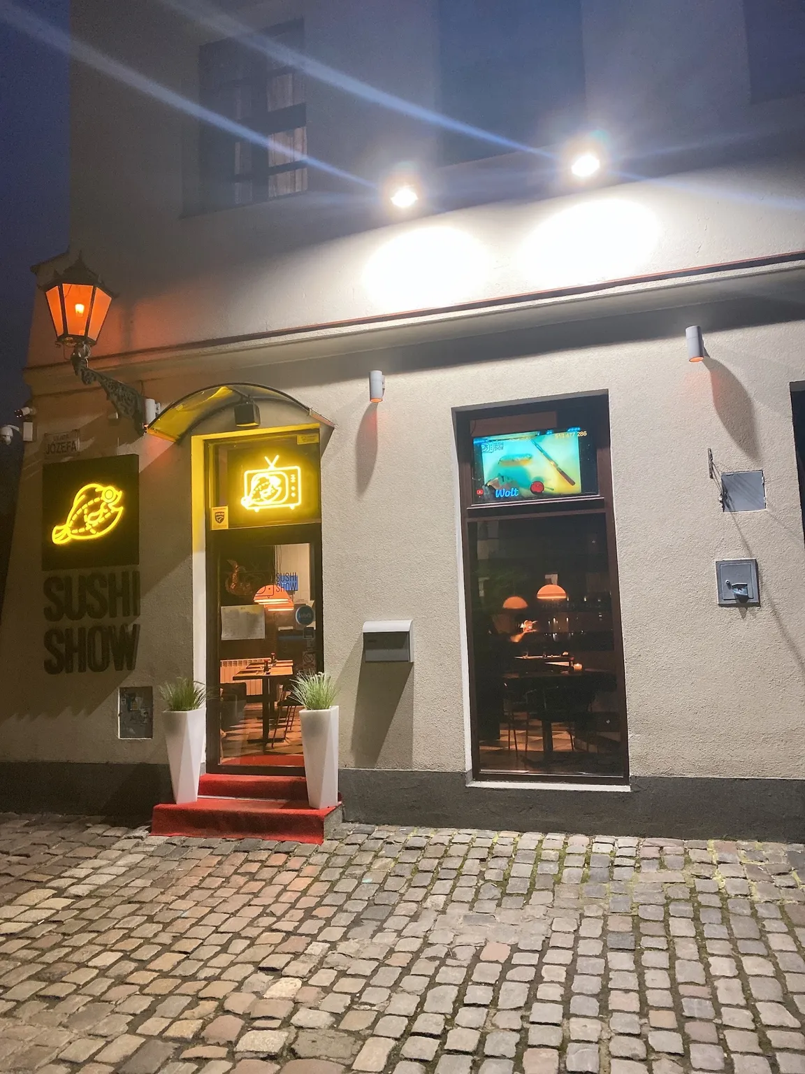 Sushi Show & Ramen Star