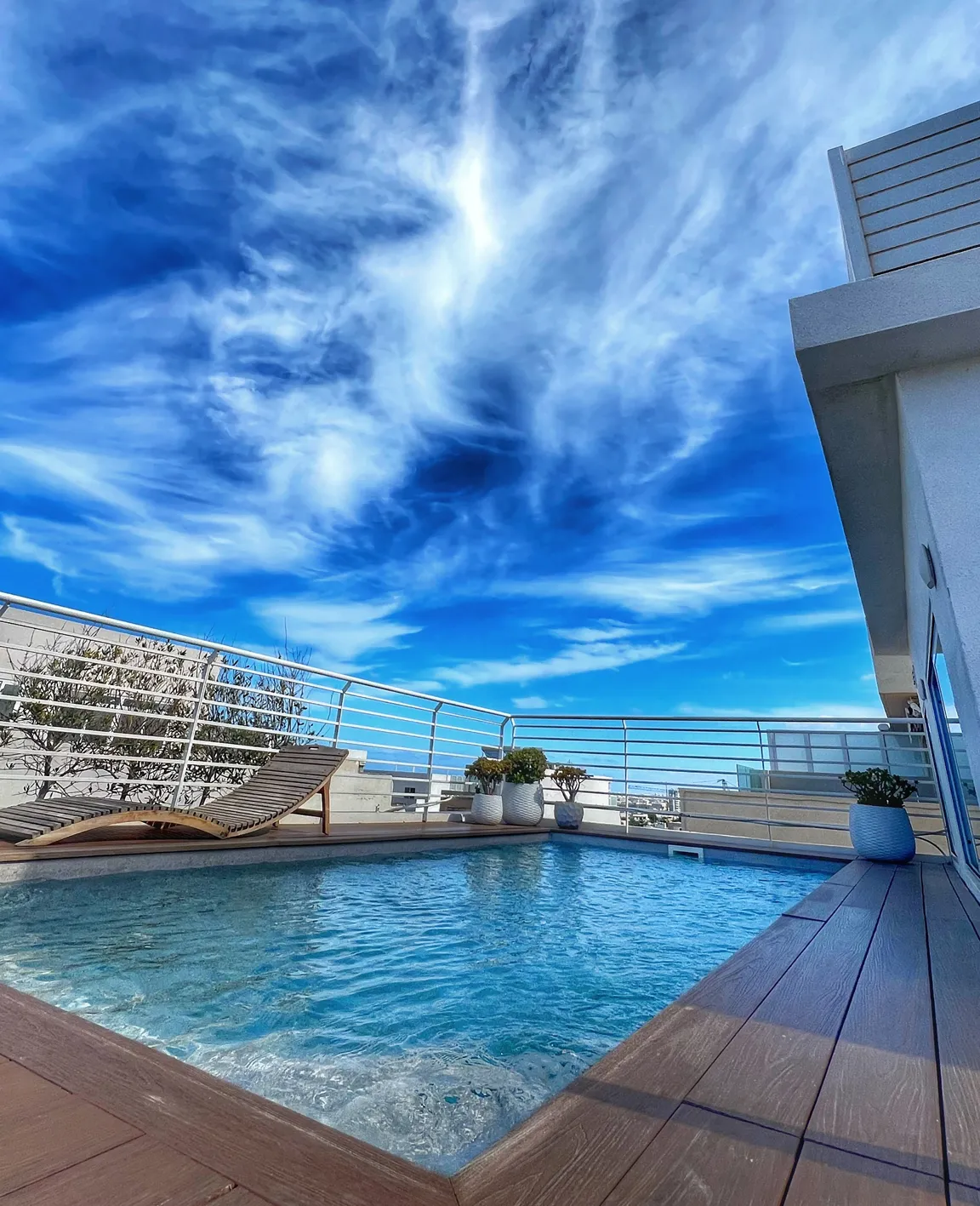 Four Seasons Pool & Spa