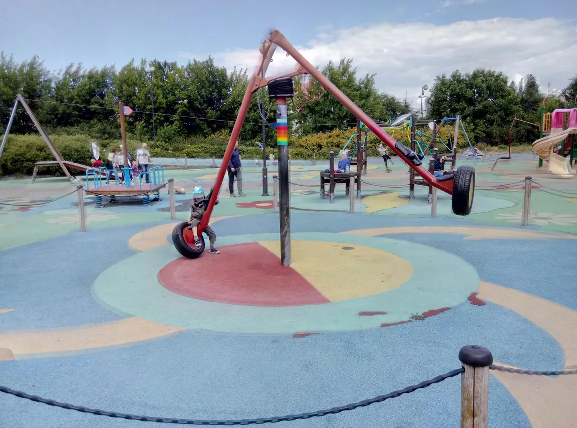 Hasanka - Plac Zabaw i Skatepark