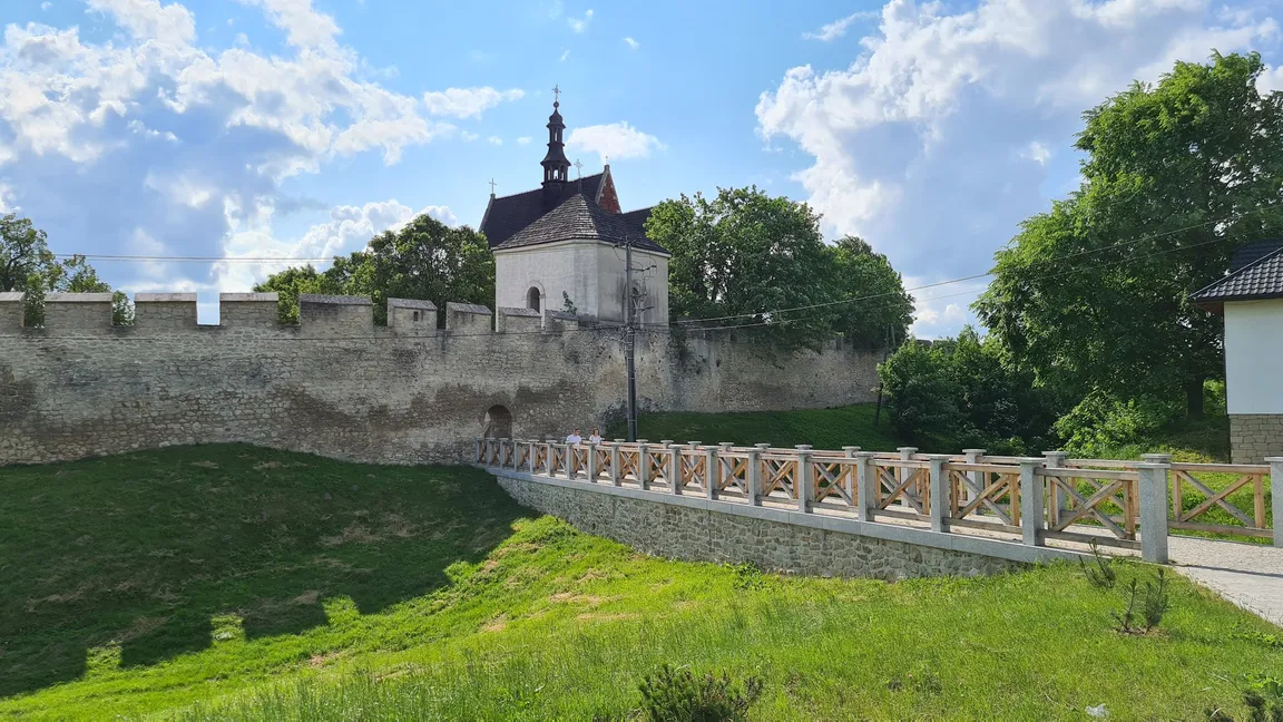 "Polskie Carcassonne" - średniowieczne miasto Szydłów