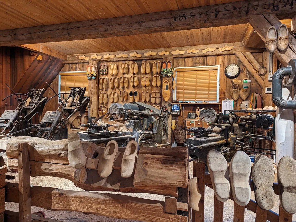 Houtzaagmolen de Gekroonde Poelenburg