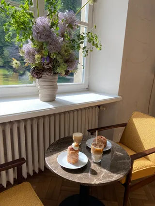 PLĄS / cafe & bar
