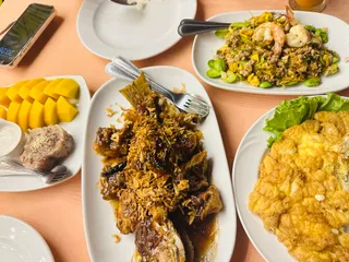 Raya Restaurant