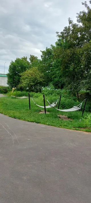 Plac przy ścieżce