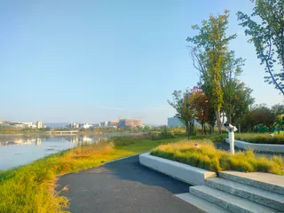 Xinglong Lake