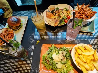 PETER PANE Burgergrill & Bar