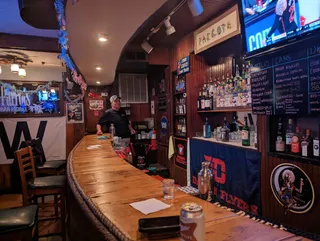 Parrots Bar & Grill