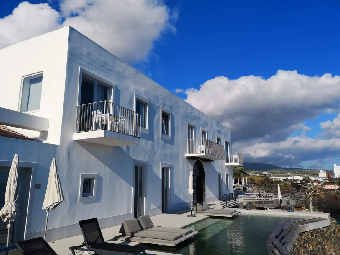 White Exclusive Suites & Villas