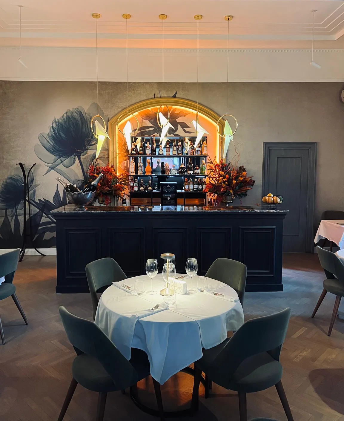 Restaurant & Rooftop Bar Savart