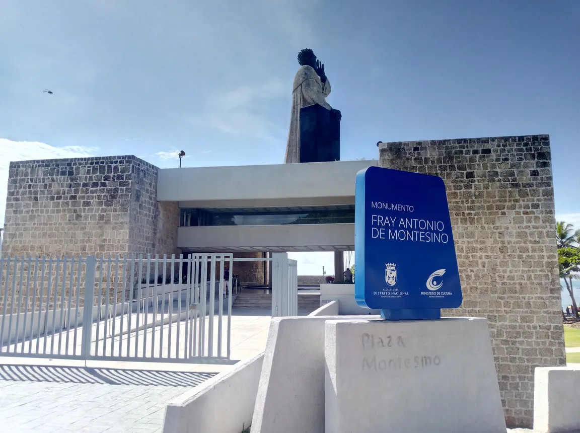 Monument to Friar Antonio of Montesino