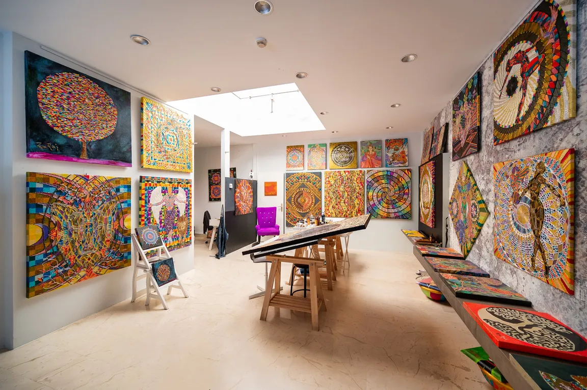 GAIATERRA - Zaraj Renaissance Gallery