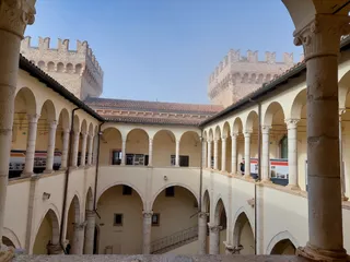 Castello Piccolomini