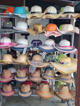 SISTERS Kiosk & Souvenir Shop