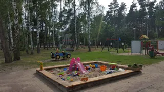 Plac zabaw i boisko sportowe