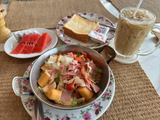 Duklong Cafe and Eat