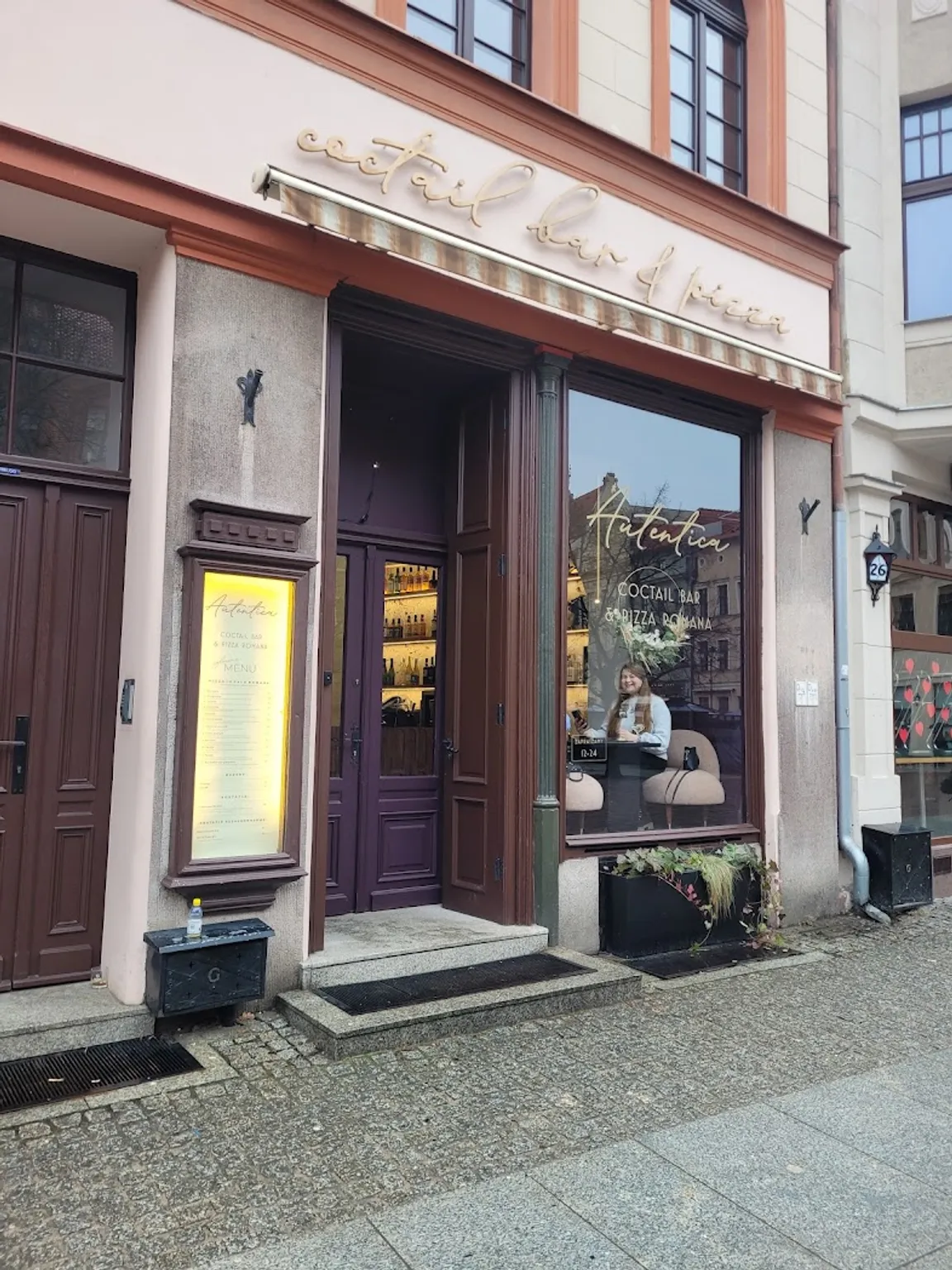 Autentica Restaurant & Cocktail BAR