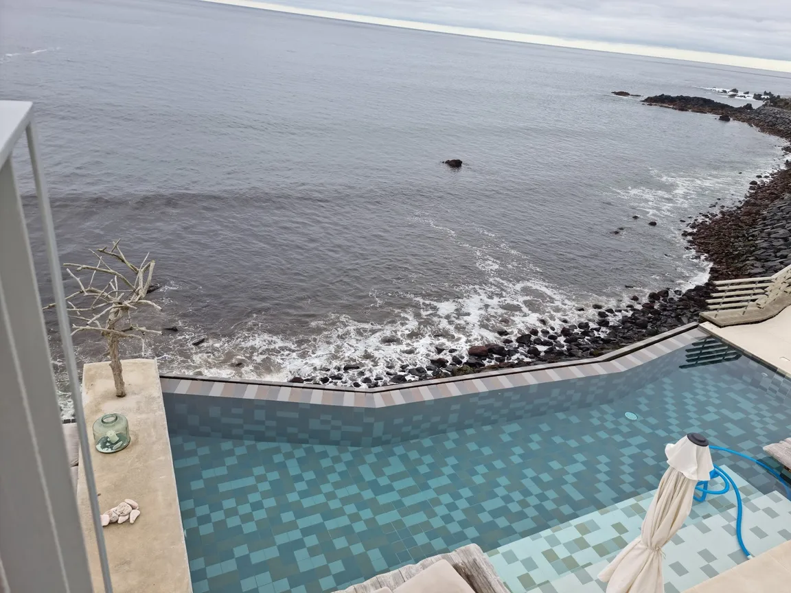 White Exclusive Suites & Villas