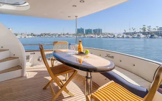 Luxury Liners | Marina Del Rey