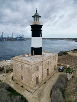 Lighthouse Il-Kalanka