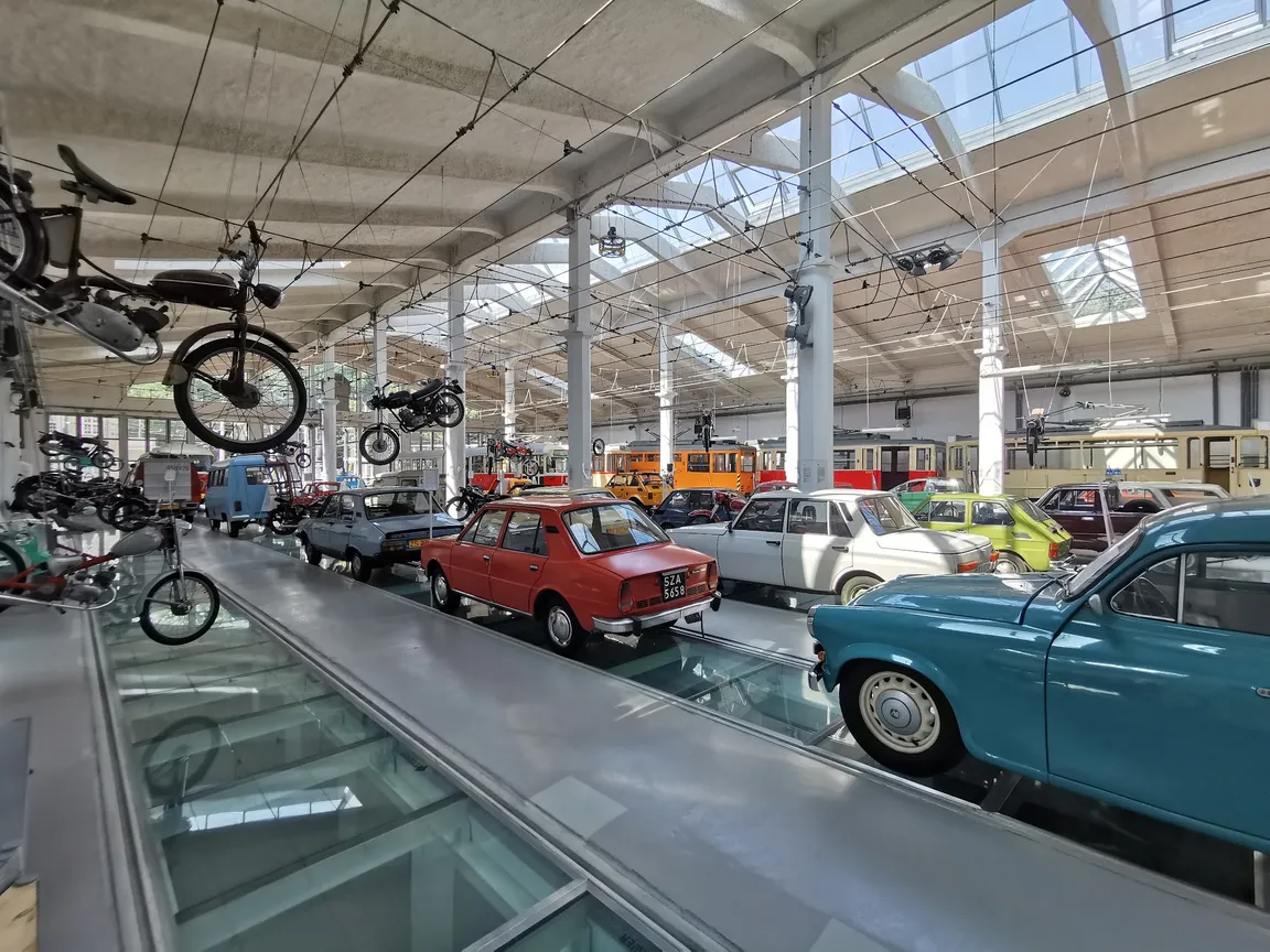 Muzeum Techniki i Komunikacji - Zajezdnia Sztuki w Szczecinie