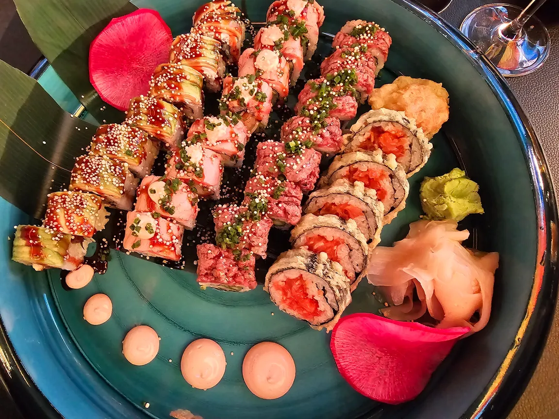 Drzewo Wiśni - Sushi and Asian Restaurant
