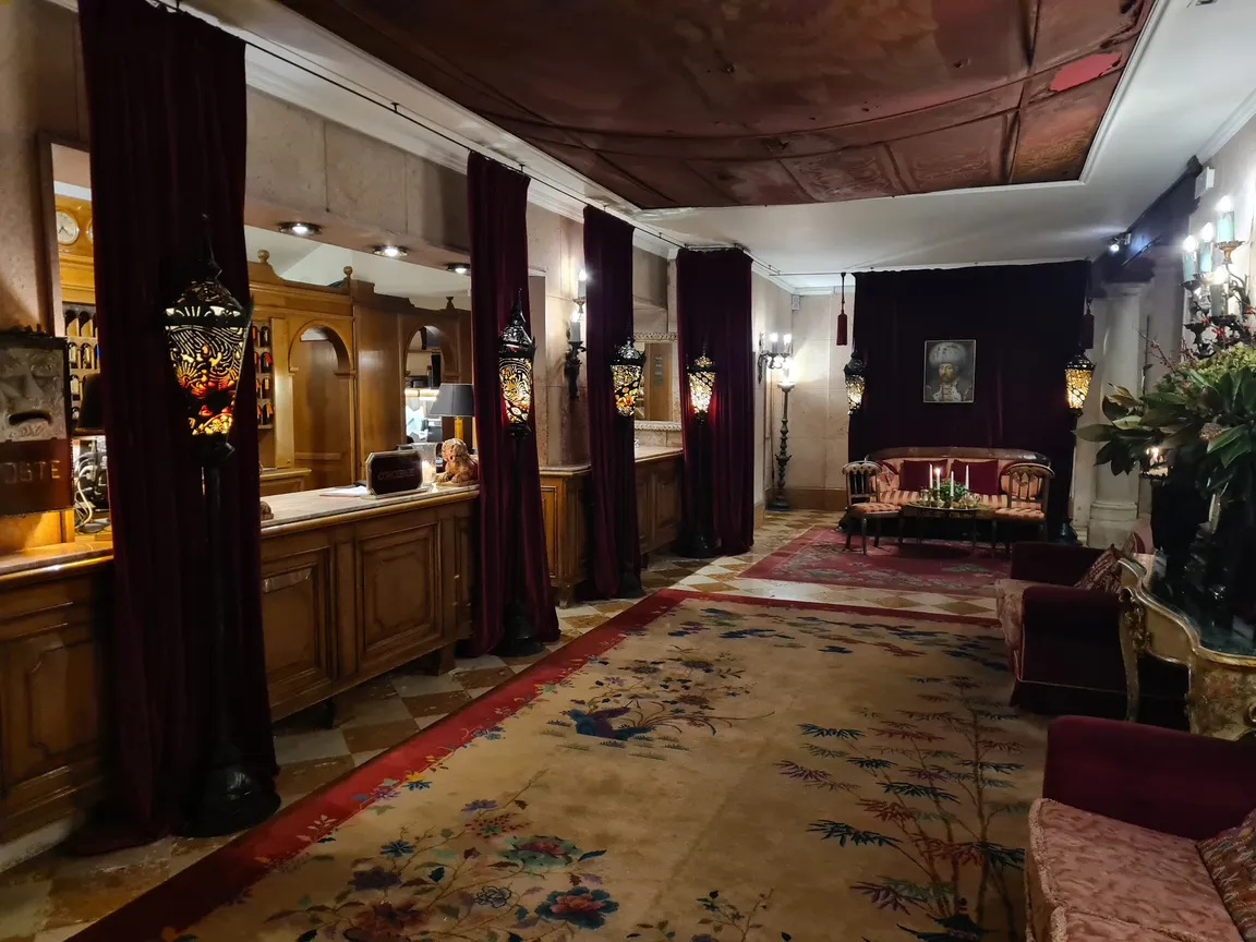 Oriental Bar & Bistrot