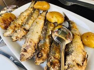 O Rio Marisqueira / Seafood Restaurant Belém
