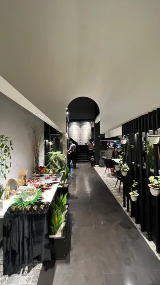 Lomenz Restaurant
