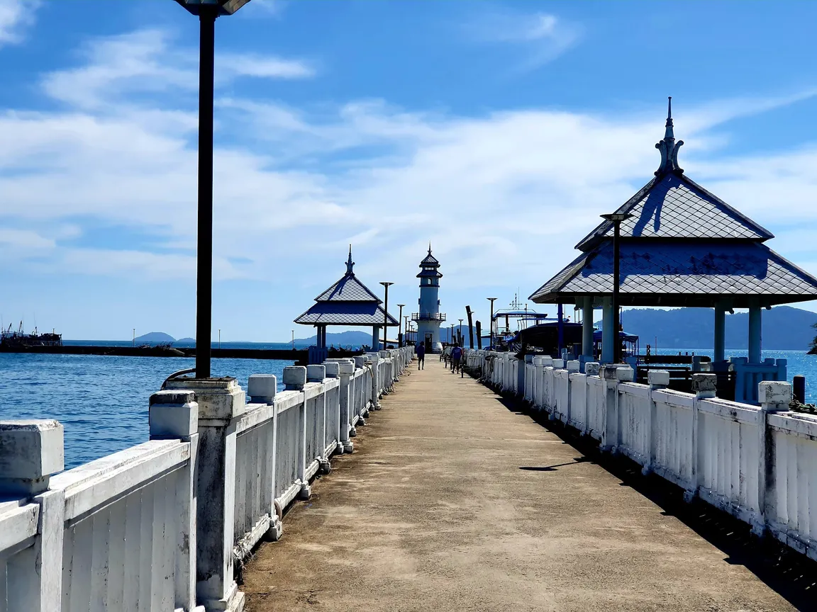 Bang Bao Pier